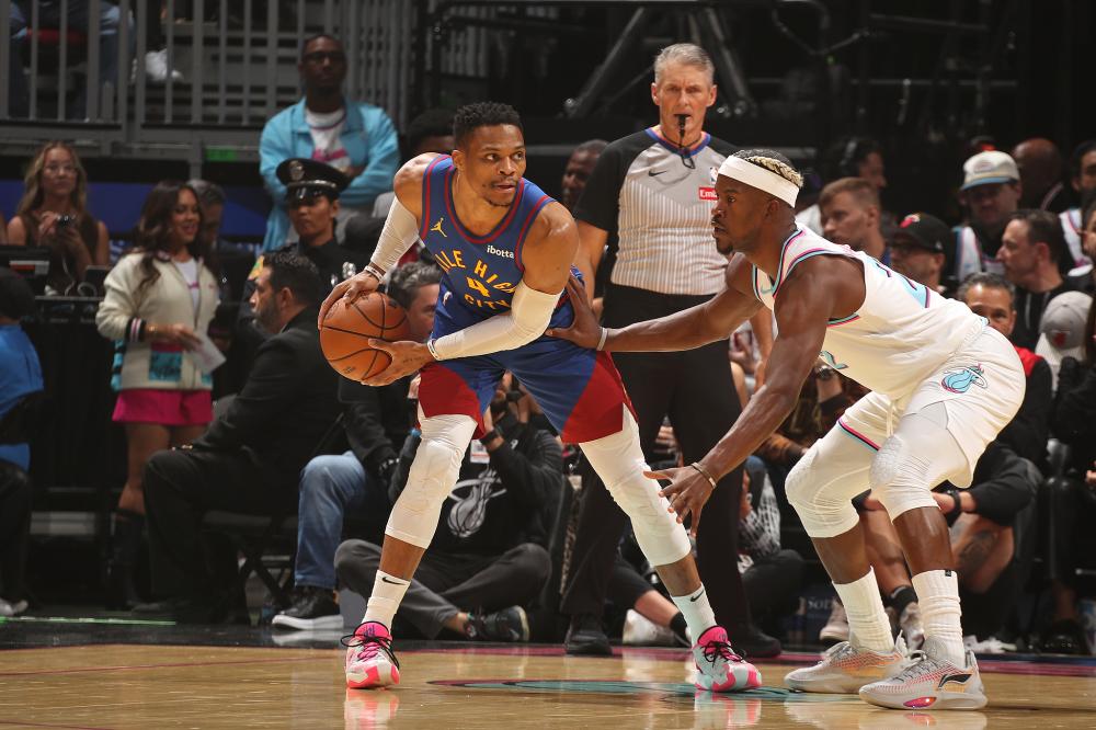 青岛男篮与 青岛男篮与